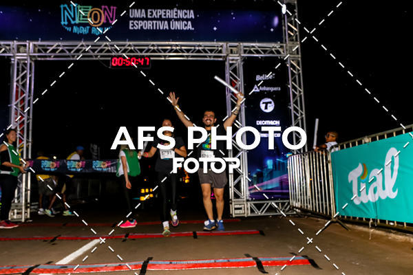 Buy your photos of the eventNeon Night Run 2019 - Brasilia on Fotop