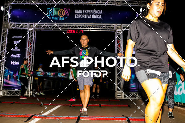 Buy your photos of the eventNeon Night Run 2019 - Brasilia on Fotop