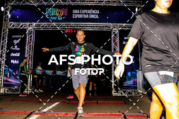 Buy your photos of the eventNeon Night Run 2019 - Brasilia on Fotop