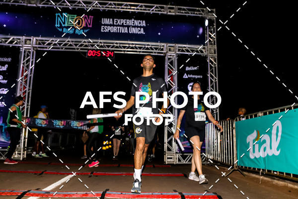 Buy your photos of the eventNeon Night Run 2019 - Brasilia on Fotop
