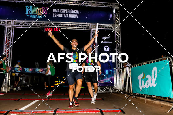 Buy your photos of the eventNeon Night Run 2019 - Brasilia on Fotop