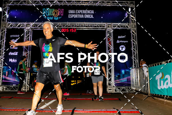 Buy your photos of the eventNeon Night Run 2019 - Brasilia on Fotop