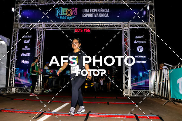 Buy your photos of the eventNeon Night Run 2019 - Brasilia on Fotop