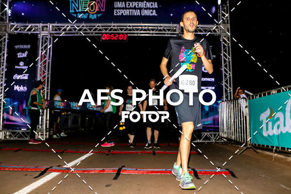 Buy your photos of the eventNeon Night Run 2019 - Brasilia on Fotop
