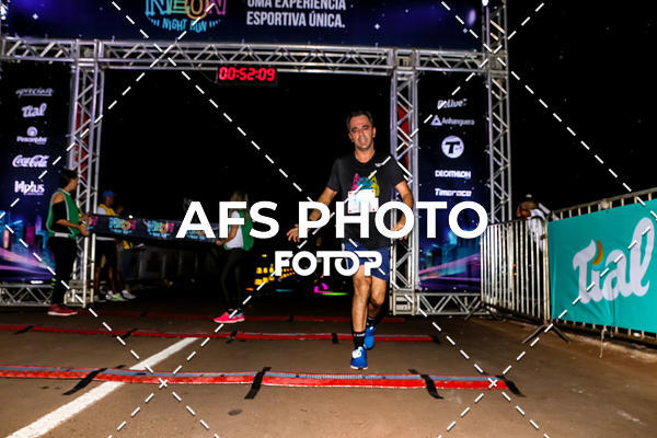 Buy your photos of the eventNeon Night Run 2019 - Brasilia on Fotop