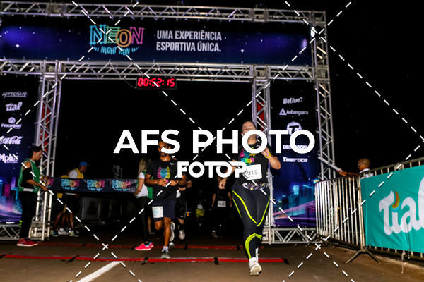 Buy your photos of the eventNeon Night Run 2019 - Brasilia on Fotop