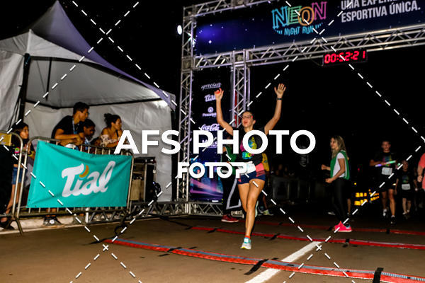 Buy your photos of the eventNeon Night Run 2019 - Brasilia on Fotop