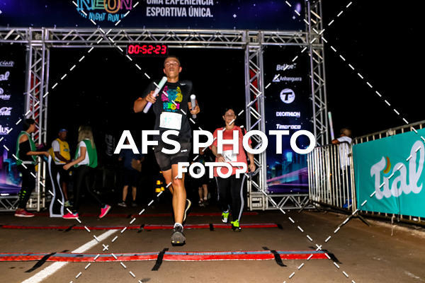 Buy your photos of the eventNeon Night Run 2019 - Brasilia on Fotop