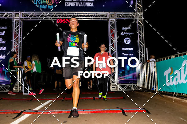 Buy your photos of the eventNeon Night Run 2019 - Brasilia on Fotop