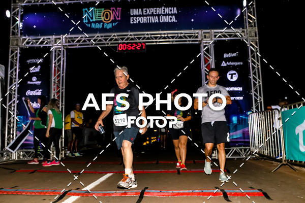 Buy your photos of the eventNeon Night Run 2019 - Brasilia on Fotop