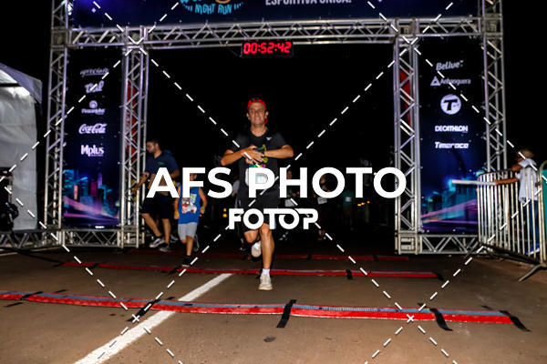 Buy your photos of the eventNeon Night Run 2019 - Brasilia on Fotop