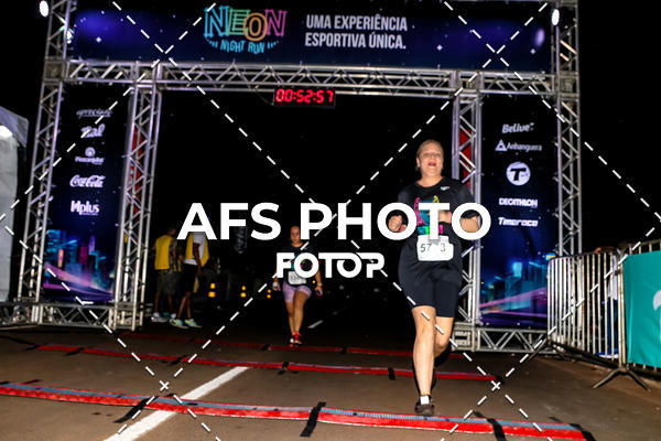 Buy your photos of the eventNeon Night Run 2019 - Brasilia on Fotop