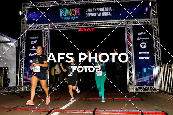 Buy your photos of the eventNeon Night Run 2019 - Brasilia on Fotop