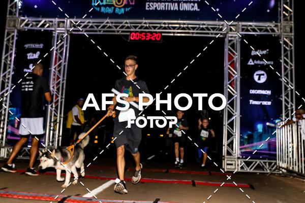 Buy your photos of the eventNeon Night Run 2019 - Brasilia on Fotop