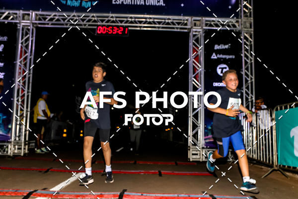 Buy your photos of the eventNeon Night Run 2019 - Brasilia on Fotop