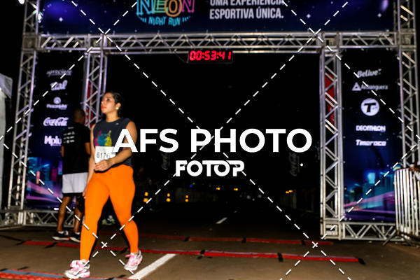 Buy your photos of the eventNeon Night Run 2019 - Brasilia on Fotop