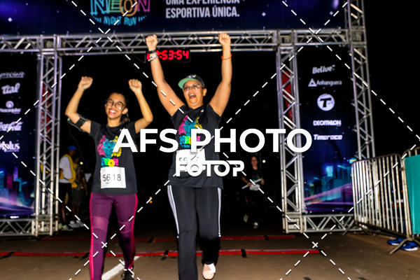 Buy your photos of the eventNeon Night Run 2019 - Brasilia on Fotop