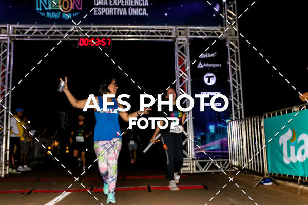 Buy your photos of the eventNeon Night Run 2019 - Brasilia on Fotop