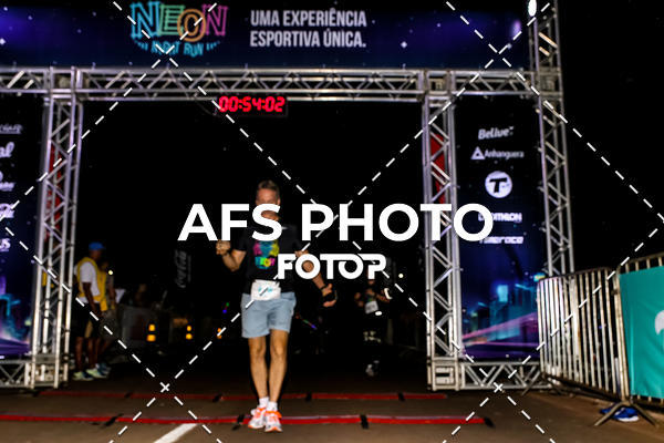 Buy your photos of the eventNeon Night Run 2019 - Brasilia on Fotop