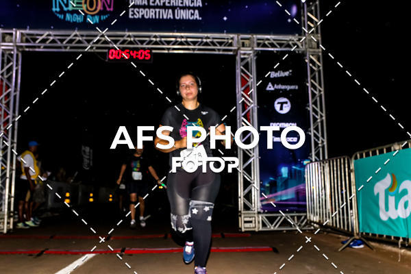 Buy your photos of the eventNeon Night Run 2019 - Brasilia on Fotop