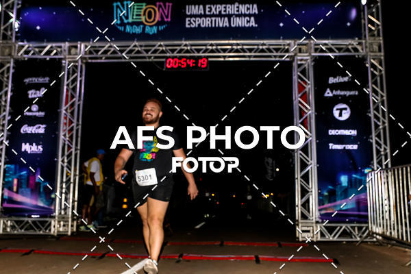Buy your photos of the eventNeon Night Run 2019 - Brasilia on Fotop