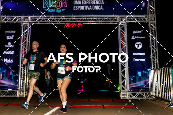 Buy your photos of the eventNeon Night Run 2019 - Brasilia on Fotop