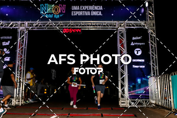 Buy your photos of the eventNeon Night Run 2019 - Brasilia on Fotop