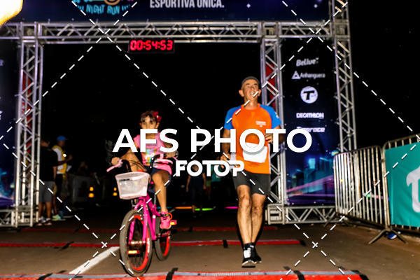 Buy your photos of the eventNeon Night Run 2019 - Brasilia on Fotop