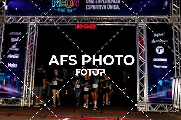 Buy your photos of the eventNeon Night Run 2019 - Brasilia on Fotop
