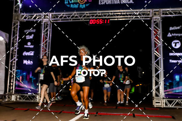 Buy your photos of the eventNeon Night Run 2019 - Brasilia on Fotop