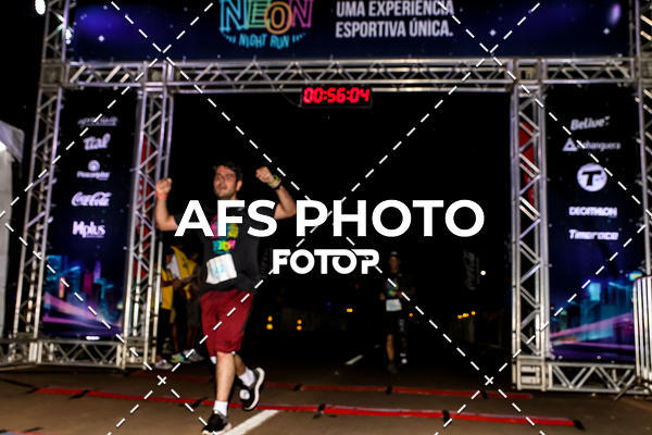 Buy your photos of the eventNeon Night Run 2019 - Brasilia on Fotop