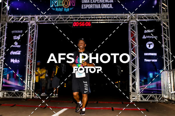 Buy your photos of the eventNeon Night Run 2019 - Brasilia on Fotop