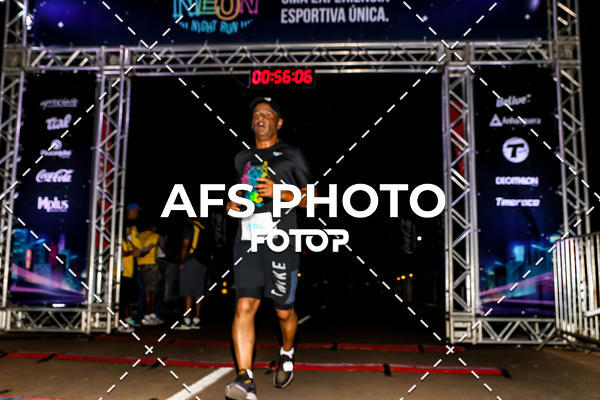 Buy your photos of the eventNeon Night Run 2019 - Brasilia on Fotop