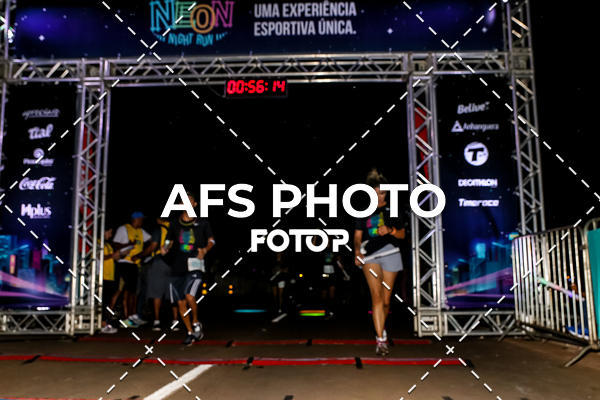 Buy your photos of the eventNeon Night Run 2019 - Brasilia on Fotop