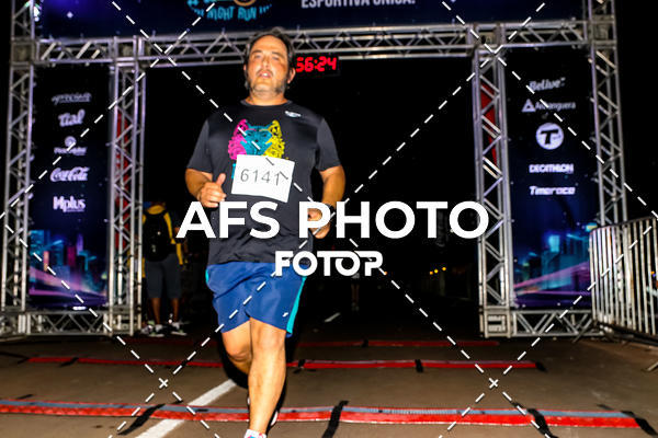 Buy your photos of the eventNeon Night Run 2019 - Brasilia on Fotop