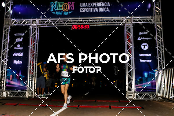 Buy your photos of the eventNeon Night Run 2019 - Brasilia on Fotop