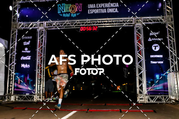 Buy your photos of the eventNeon Night Run 2019 - Brasilia on Fotop
