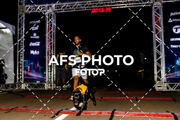Buy your photos of the eventNeon Night Run 2019 - Brasilia on Fotop