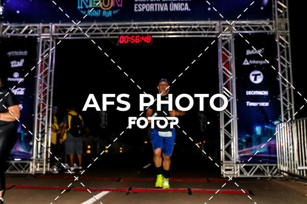 Buy your photos of the eventNeon Night Run 2019 - Brasilia on Fotop