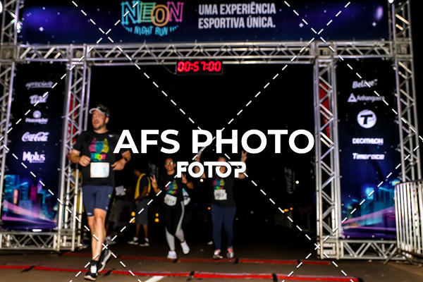 Buy your photos of the eventNeon Night Run 2019 - Brasilia on Fotop
