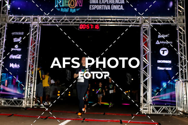 Buy your photos of the eventNeon Night Run 2019 - Brasilia on Fotop