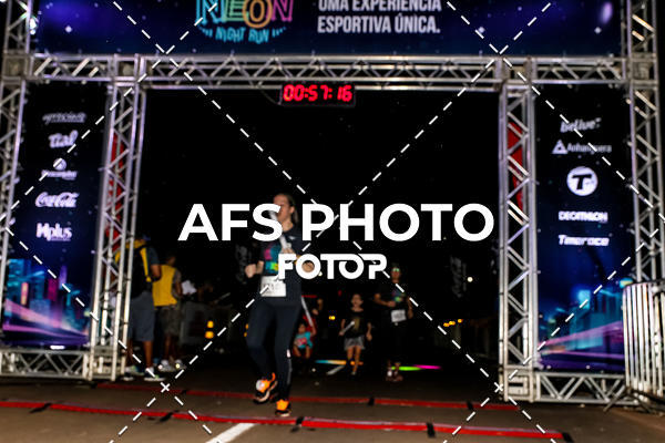 Buy your photos of the eventNeon Night Run 2019 - Brasilia on Fotop