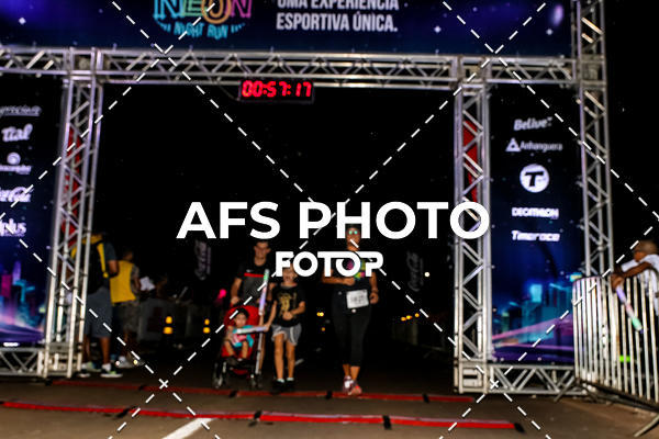 Buy your photos of the eventNeon Night Run 2019 - Brasilia on Fotop