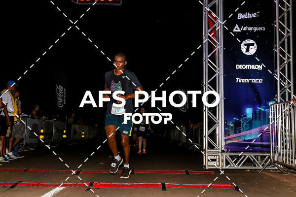Buy your photos of the eventNeon Night Run 2019 - Brasilia on Fotop
