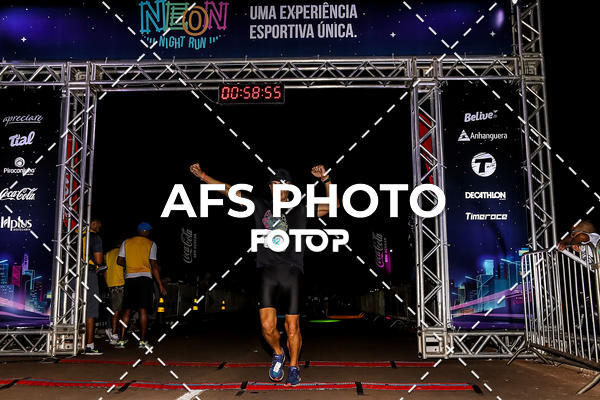 Buy your photos of the eventNeon Night Run 2019 - Brasilia on Fotop