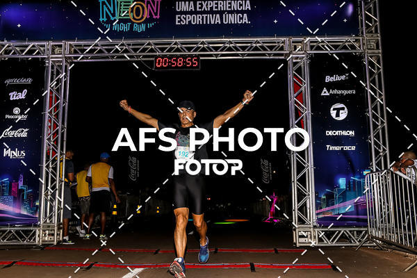 Buy your photos of the eventNeon Night Run 2019 - Brasilia on Fotop