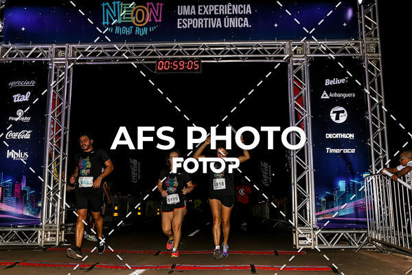Buy your photos of the eventNeon Night Run 2019 - Brasilia on Fotop