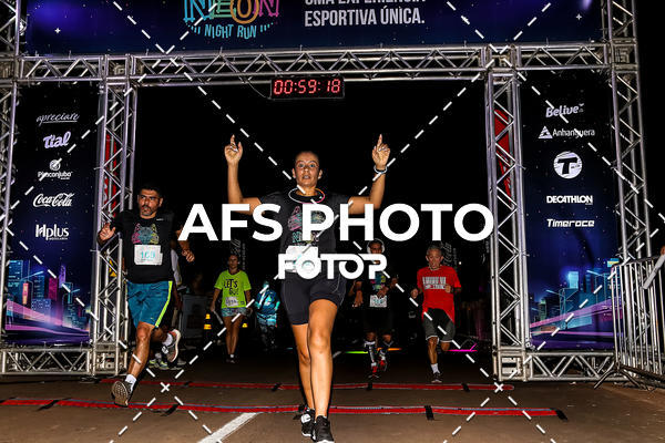 Buy your photos of the eventNeon Night Run 2019 - Brasilia on Fotop