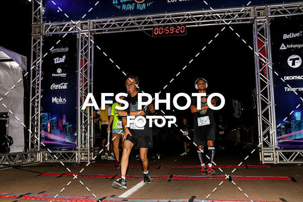 Buy your photos of the eventNeon Night Run 2019 - Brasilia on Fotop