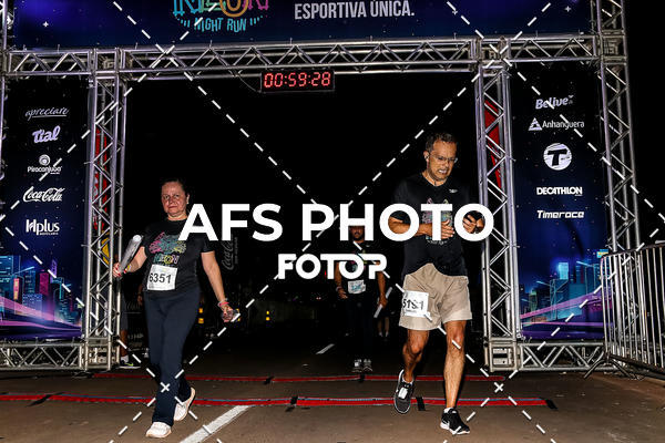 Buy your photos of the eventNeon Night Run 2019 - Brasilia on Fotop